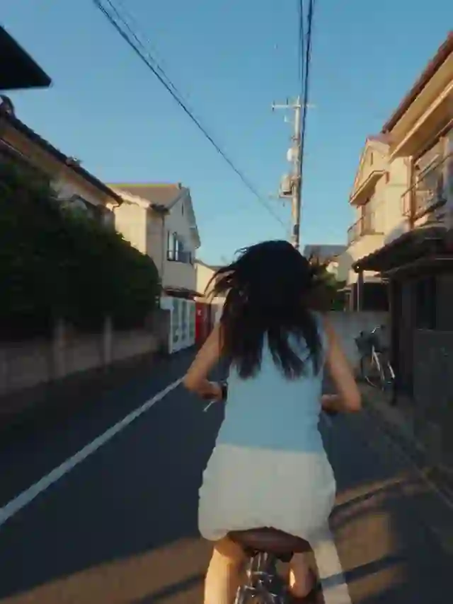 AI video example - 🌊 Coastal Town Day Trip